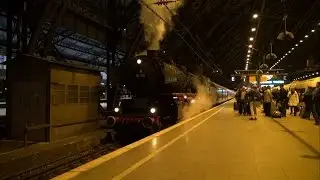 01 150 mit Sonderzug nach Minden in Köln (HD)