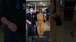 Sunny Leone Kochi Airport Mass Entry #sunnyleone #kochi