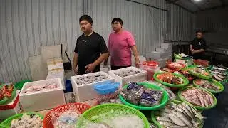 A Tribute to the Local Hustle! The Secret Market Auction Making Premium Seafood Affordable for All 中