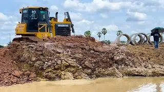 New Updating Skills SHANTUI DH17 Dozer Operation Showing Definitely Power on Landfill Project