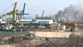 Libya: Misrata port shelled by Gaddafi forces