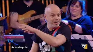 #Propaganda live - Aquila lo scherzo al Magnotta - Fiaccolata con rimozione auto del Pier Francesco