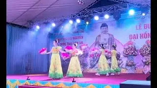Lạy phật Quan Âm