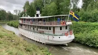 P&aring; en &ouml; i kanalen