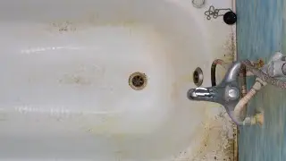 How to Clean a Grimy Bathtub Like a Pro