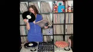 DJ Nina Tarr: Disco, Kraut, Neo Psychedelia
