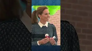 Princess Kate charming in contrast collar floral dress