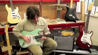 Squier Vintage Modified Surf Stratocaster&reg;