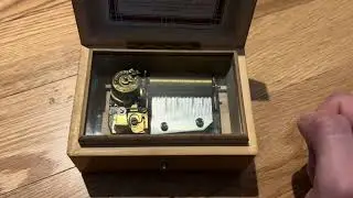1980&rsquo;s Cuendet Christian Science Music Box