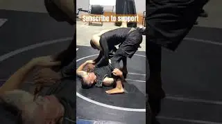 Jiu-jitsu triangle #amag #fitness #mma #grappling #gym #bjj #bjjlifestyle #bjjlife #jiujitsu