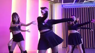 Baila Sin Miedo.  lia Solé feat Micke Leone