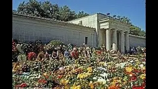 Elvis Presley's Original Grave Forest Hills