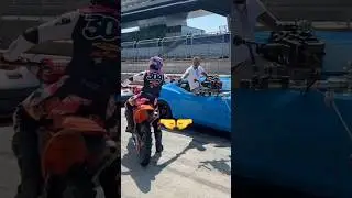 Wen gr&uuml;&szlig;t Luciano am Set seines neuen Musikvideos &bdquo;Pole Position&ldquo;? 👀