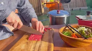 Для зимнего сезона в Корее: приготовление бульона из говяжьих костей и сырого говяжьего пибимпап.