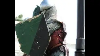 Njord vs Ectorias - Armoured Sword Fighting at the Hastings Medieval Festival 2018, Day 2