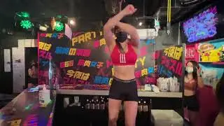 Self-introduction of female muscle bar hosts in Japan. #fbb #bodybuilder #muscle #shorts