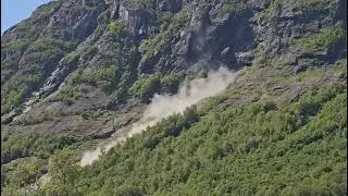 Steinskred i Osen, M&oslash;re og Romsdal, Norway