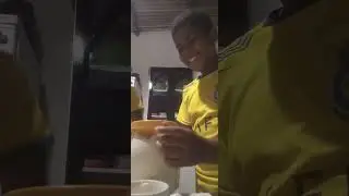 Fazendo chocolate caseiro pra eu e meu colega de escola dep&oacute;s de jogar futebol #videos#footebol#yt 