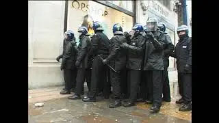 London Mayday 2001 protests Police kettle Oxford Circus