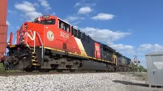 CSX AC44CW 470 w/ CN 100 Unit Leads Manifest Q581-24 on 4/24/22