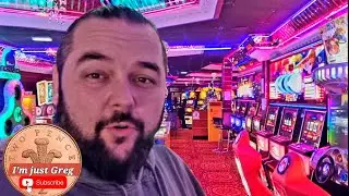 WE PLAY SOME GAMES AND GIVE YOU A UPDATE WITH WHAT'S HAPPENING OVER CHRISTMAS.arcade 2p pushers claw