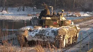 Наведение понтонно-мостовой переправы через Нёман // Проверка боевой готовности