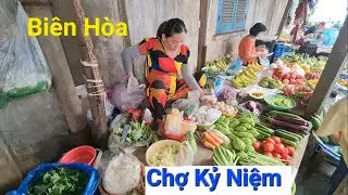 Chợ nhỏ l&acirc;u năm giữa l&ograve;ng th&agrave;nh phố Bi&ecirc;n H&ograve;a tỉnh Đồng Nai.