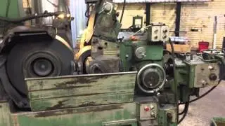 Cincinnati 220-8 Centerless Grinder