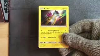 Raikou 32/73 Holo - Pokemon Shining Legends