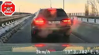 Szeryf w Audi zajeżdża drogę i blokuje ruch, w konsekwencji potęgując zator na pasie. STOP PIRAT