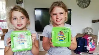 Pigerne viser hvad de har med i madpakken🥒🥪Leger stilleleg😂