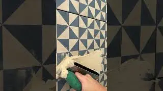 How To Grout Bathroom Tiles #diy #howto #tips