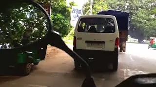 Driving old two wheeler in india traffic ~ Mogari Anand Gujarat