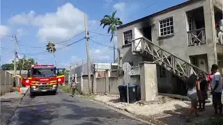 Morning blaze displaces several on King William Street