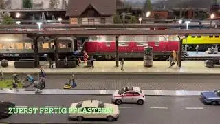Zugfahrten Märklin H0 und Bahnhofsvorplatz Ausgestaltung
