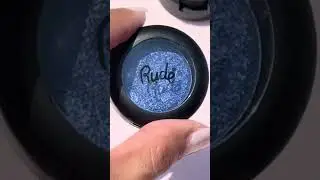 Let's swatch Hypnotic Hyper Duo Chrome Eyeshadow