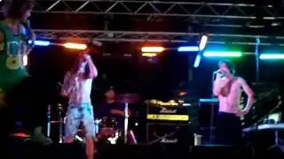 Tall Guy Short Guy - Never Look Back