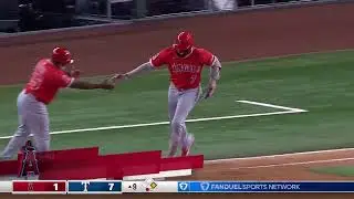 Jo Adell's 30th homer of 2025 is a 2-run blast