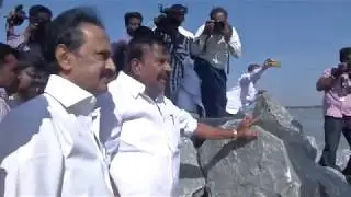 DMK President MK Stalin inspecting the Mukkombu Upper Anaicut