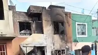 Voraz incendio en el fracc Infonavit Los &Aacute;ngeles consume 2 viviendas en Matamoros 12-Dic-25 