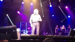 Barry Gibb 2012 Live 