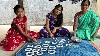 అందరికీ సంక్రాంతి పండగ శుభాకాంక్షలు friends || First time ammulu honey సకినాలు చేసిర్రు చూడండి
