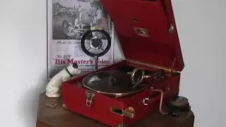 His Masters voice 101 De Luxe portable gramophone 1927