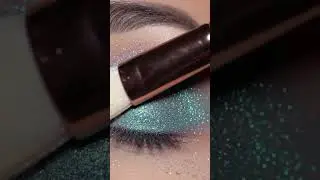ASMR Teal Shimmer Eye Application 💧