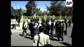 4:3 Pro and anti government demonstrations in Sanaa; clashes