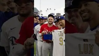 DODGERS: GAVIN LUX RECIBE ANILLO de CAMPE&Oacute;N de SERIE MUNDIAL 2024 de MLB