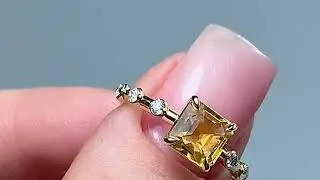1,55 carat yellow sapphire ring