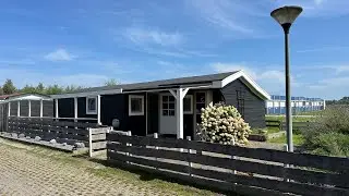 Chalet met eigen grond te koop op Recreatiepark West-Friesland in Opmeer, Noord-Holland!