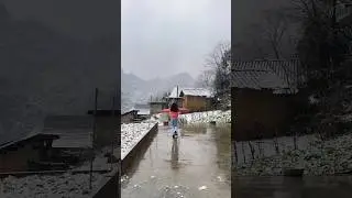 Silent Snowfall in Peaceful Mountain Village #Snowfall #MountainLife #WinterVibes #PeacefulNature