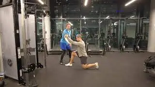 Kneeling Single Arm Cable Lat Pulldown